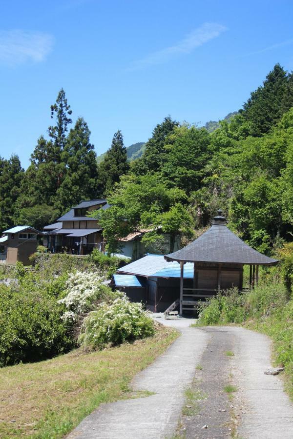 Guesthouse Boro-Ya Otoyocho المظهر الخارجي الصورة